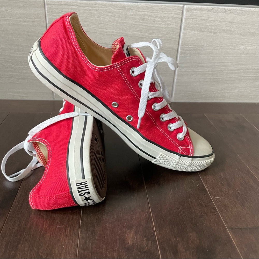 Converse Chuck Taylor All Star Low Top Men 10 Women 12